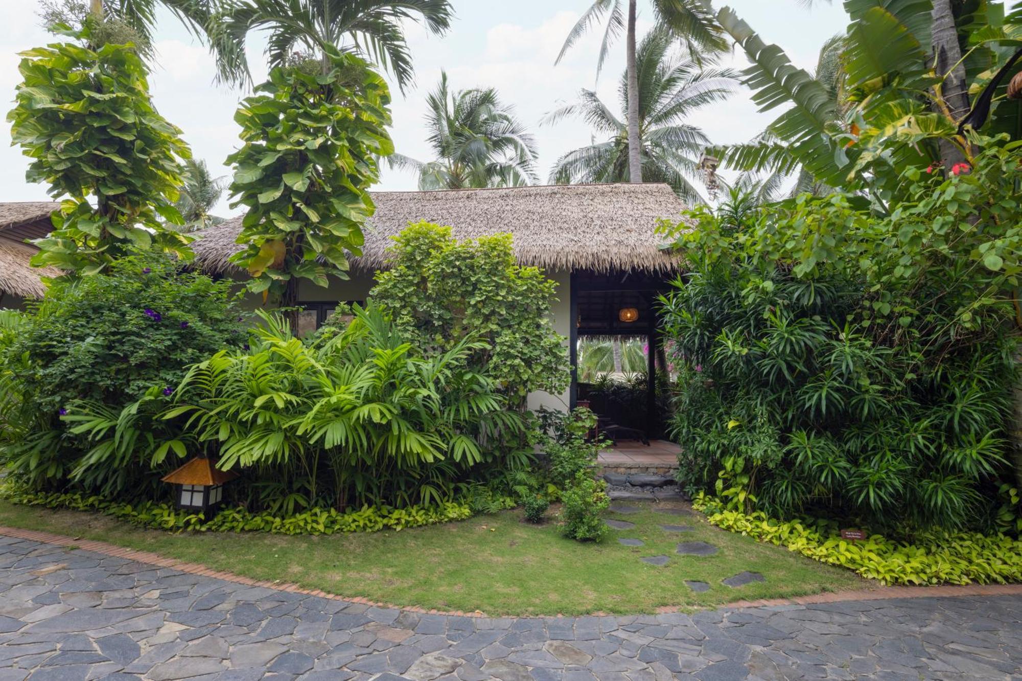 Resort Bamboo Village & 4*