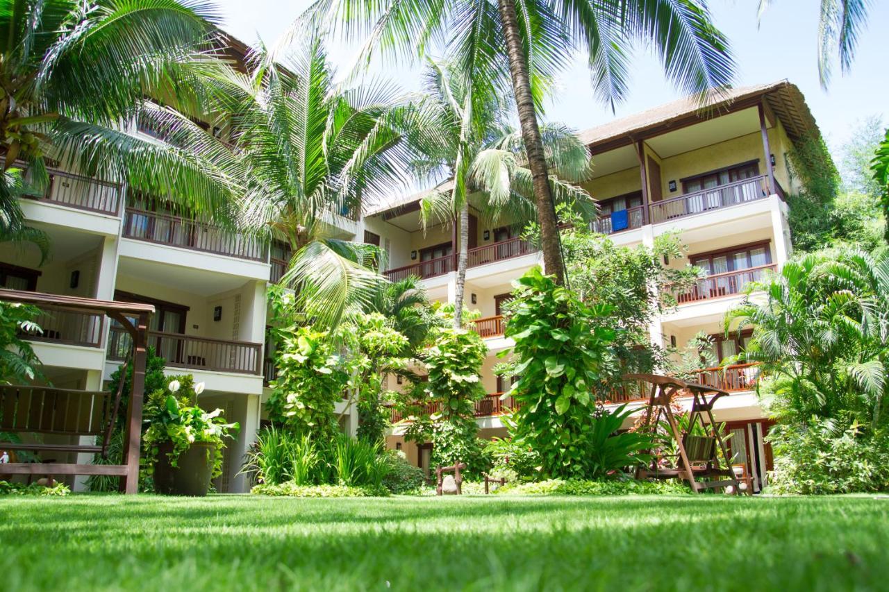 Bamboo Village & 4*