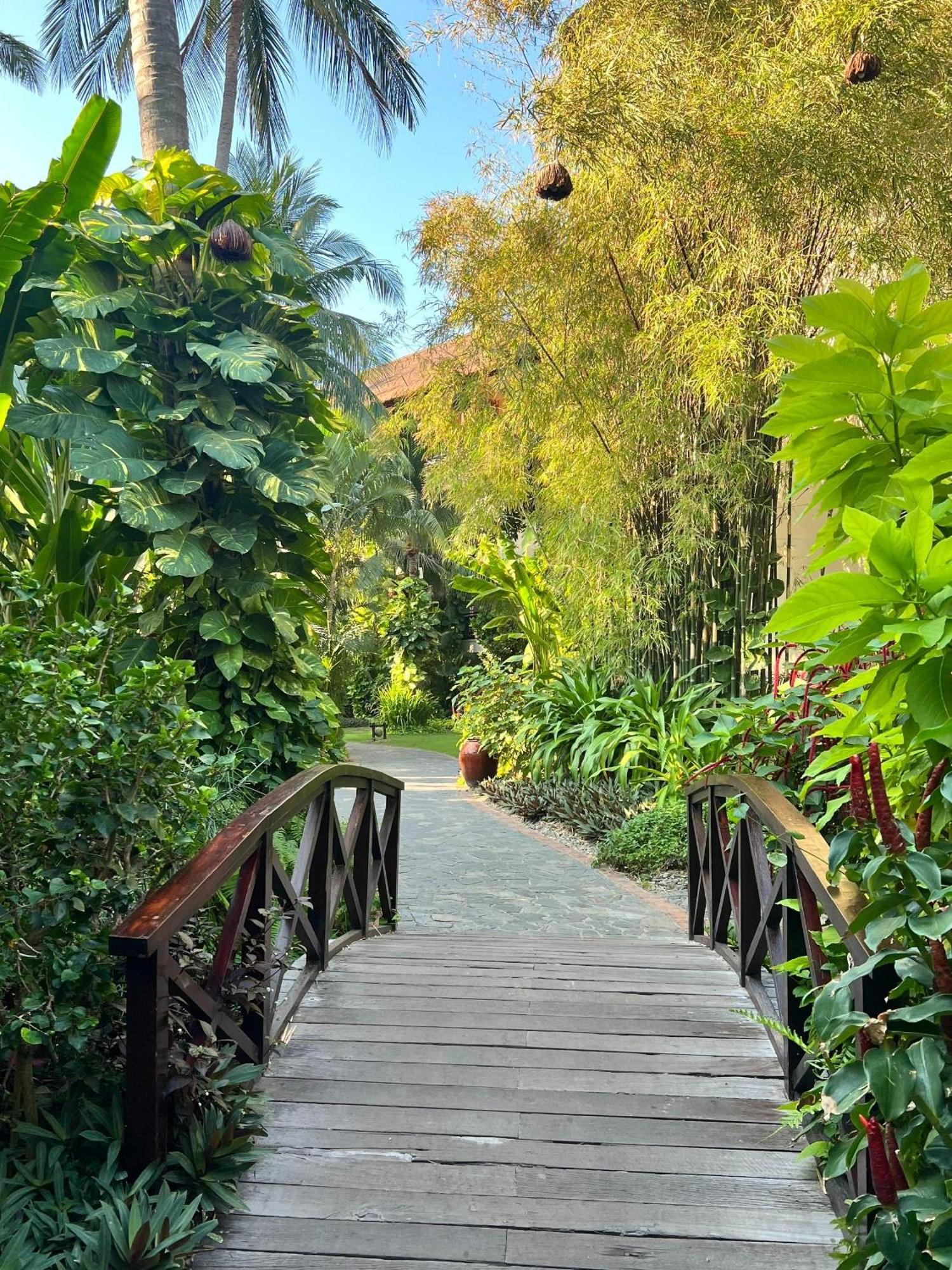 Курортный комплекс Bamboo Village & 4*